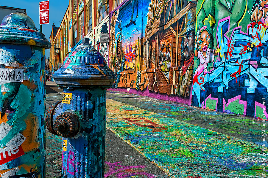 Photos of New York Signs and Storefronts